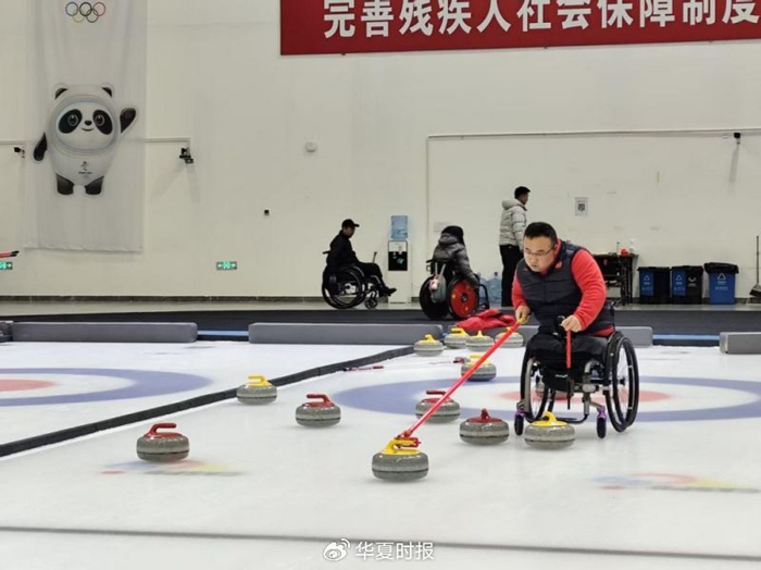 必赢注册入口-冰上逐梦正当时，中国残疾人运动员全力备战米兰冬残奥会|轮椅冰壶|AC米兰|冰壶|冰球|冰球队_新浪体育_新浪新闻